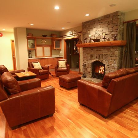 فيلا Whistler Alpine Chalet Retreat & Wellness المظهر الخارجي الصورة