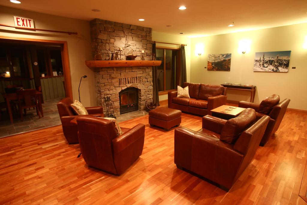 فيلا Whistler Alpine Chalet Retreat & Wellness المظهر الخارجي الصورة