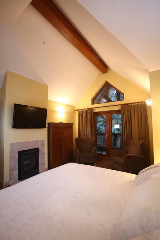 فيلا Whistler Alpine Chalet Retreat & Wellness الغرفة الصورة
