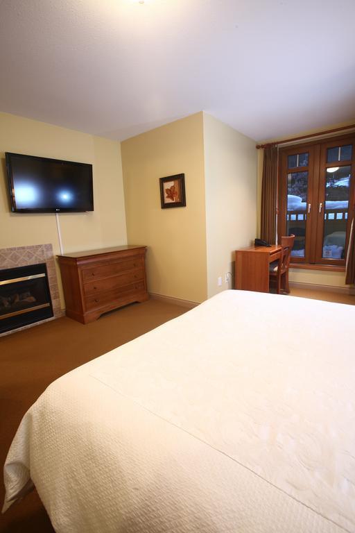 فيلا Whistler Alpine Chalet Retreat & Wellness الغرفة الصورة