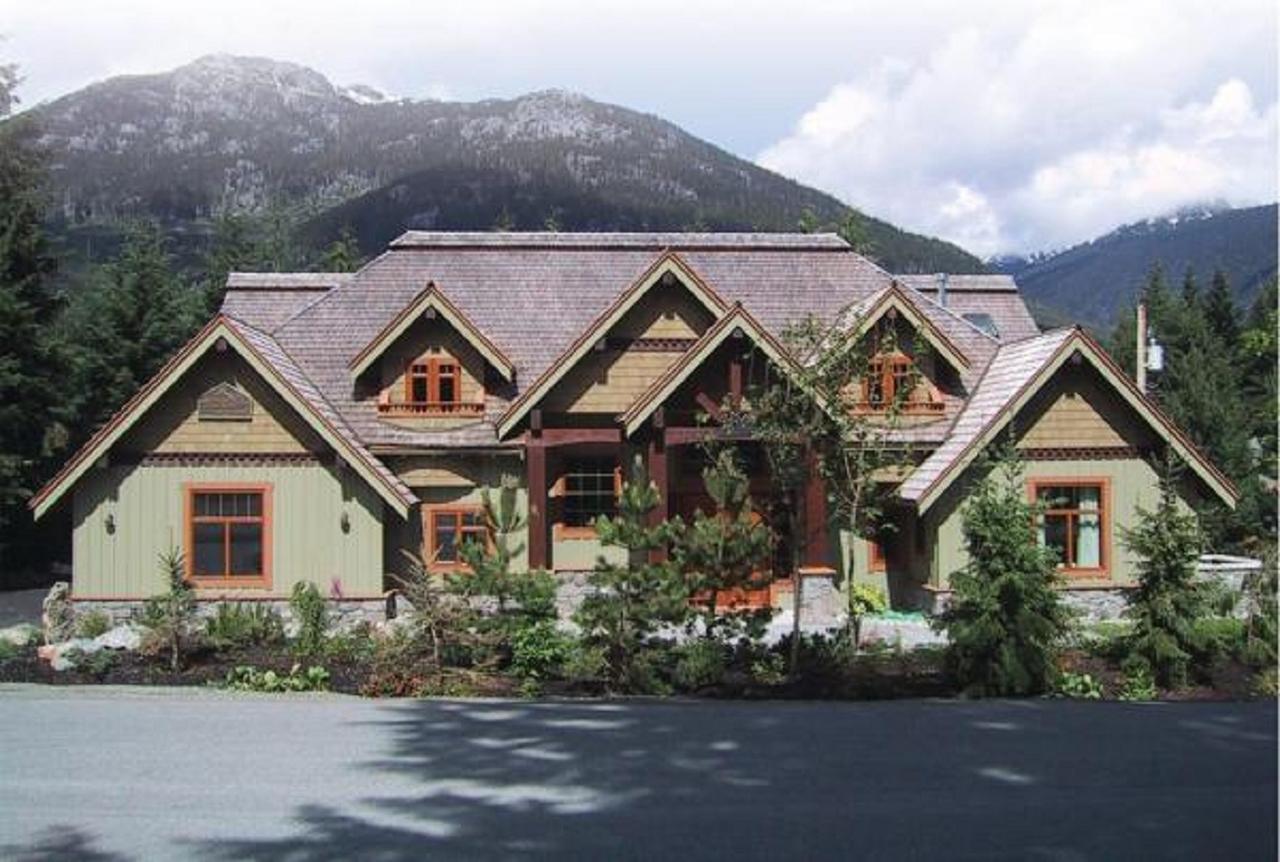 فيلا Whistler Alpine Chalet Retreat & Wellness المظهر الخارجي الصورة