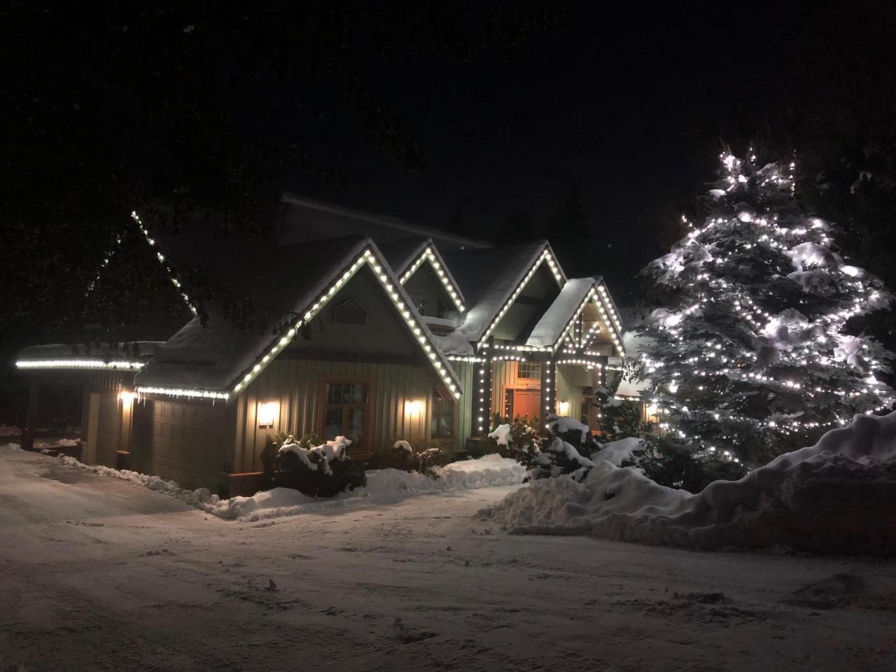 فيلا Whistler Alpine Chalet Retreat & Wellness المظهر الخارجي الصورة